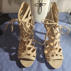 Christain Siriano 8 1/2 Laceup Beige Leather Heels